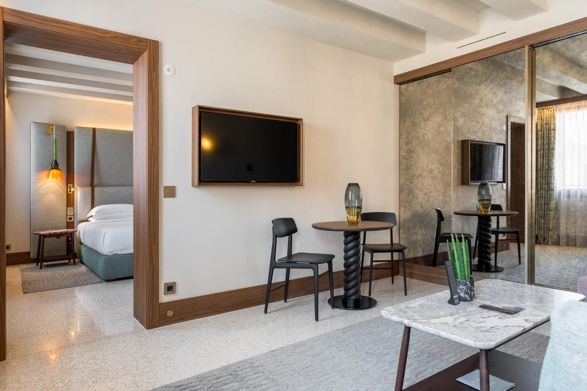 Ca'Di Dio-Small Luxury Hotel 威尼斯 外观 照片 A suite at the hotel